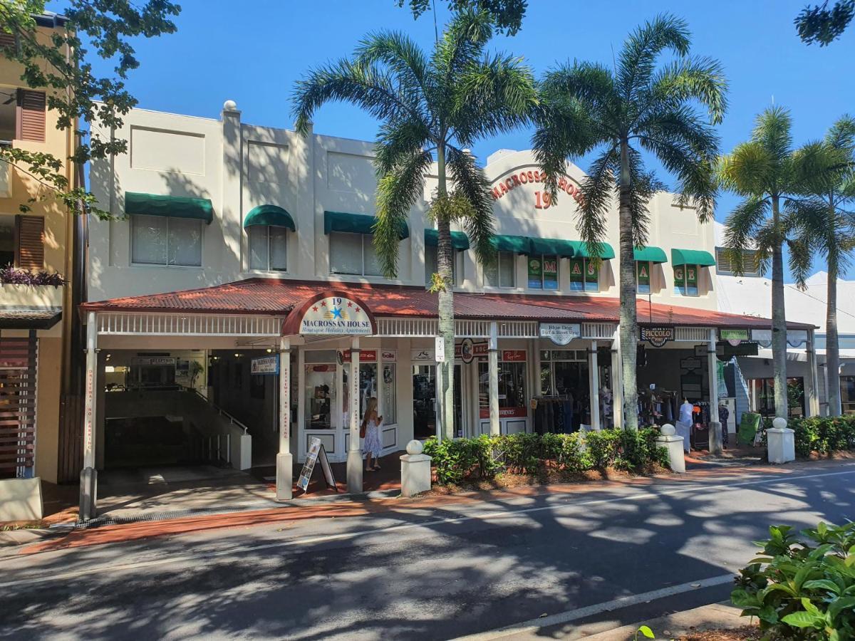 Macrossan House Boutique Holiday Apartments Port Douglas Extérieur photo