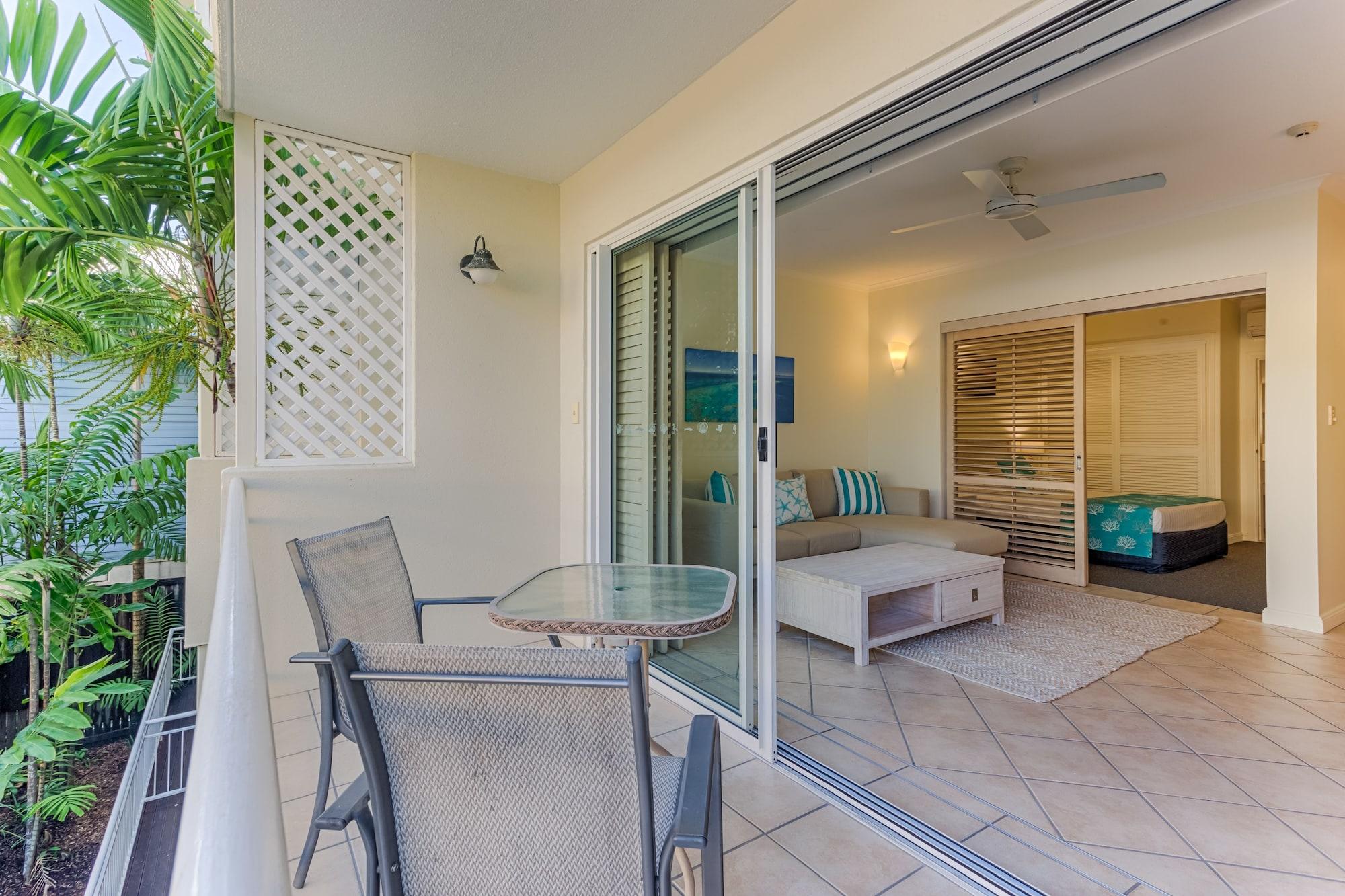 Macrossan House Boutique Holiday Apartments Port Douglas Extérieur photo