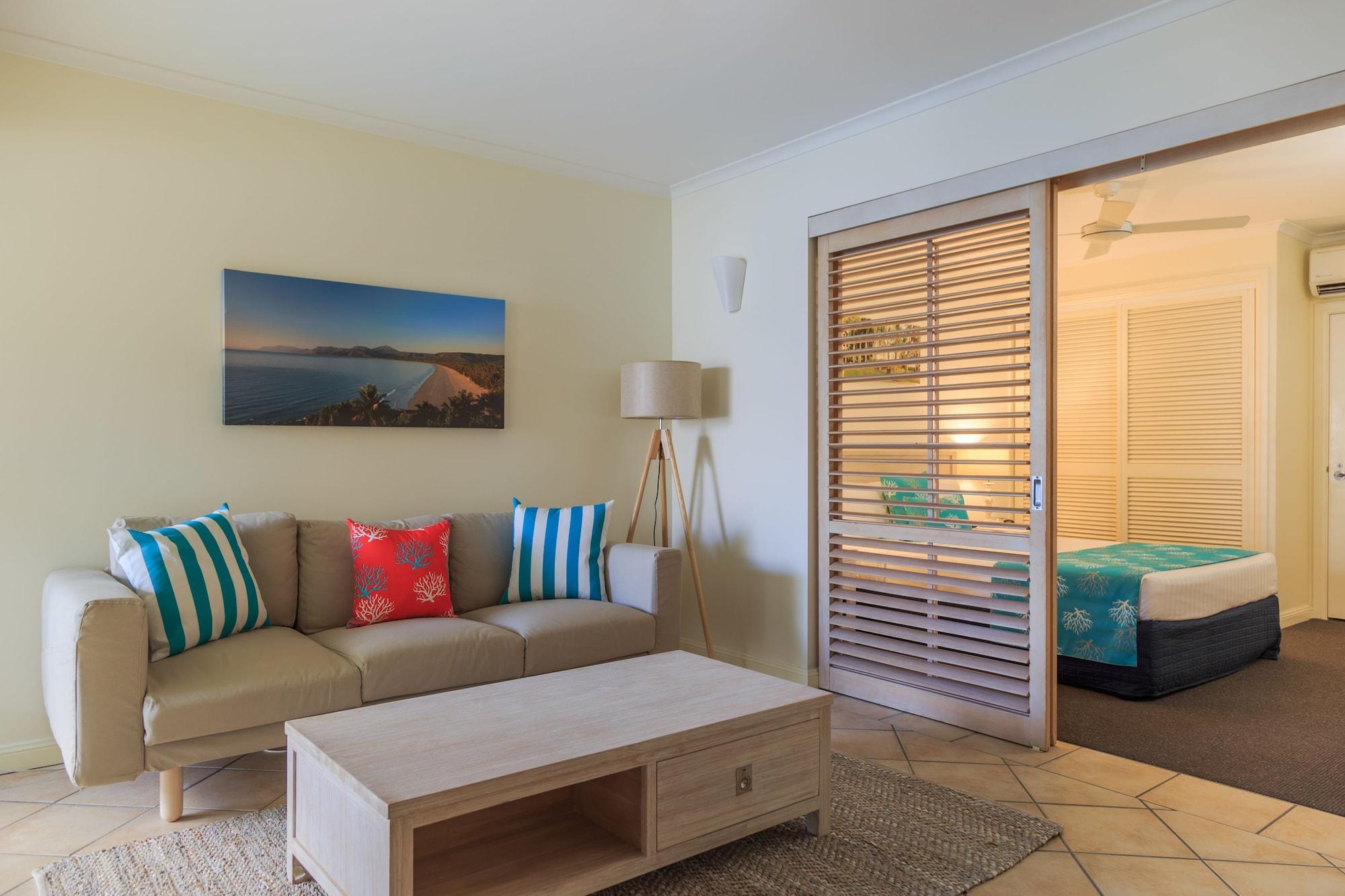 Macrossan House Boutique Holiday Apartments Port Douglas Extérieur photo
