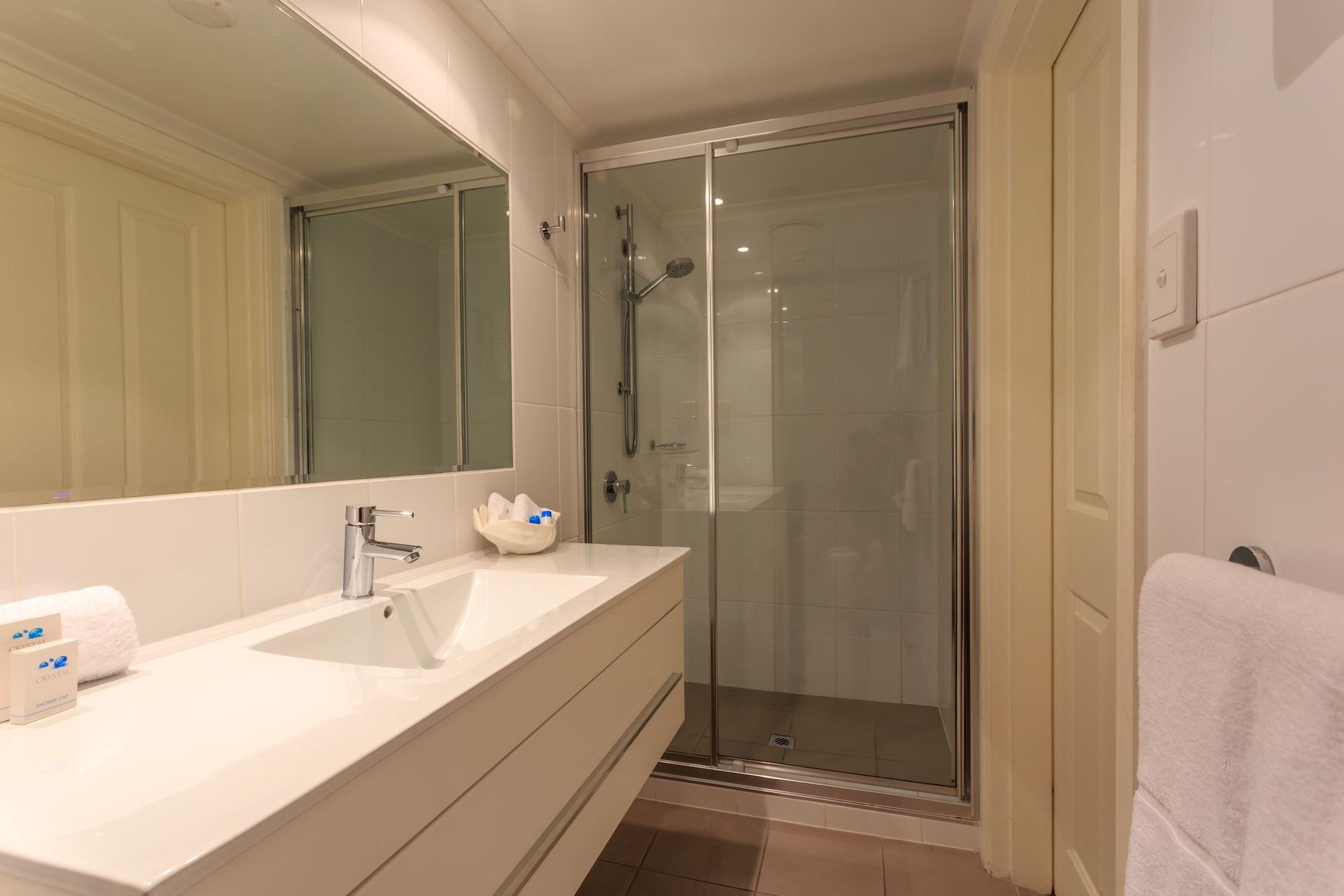 Macrossan House Boutique Holiday Apartments Port Douglas Extérieur photo