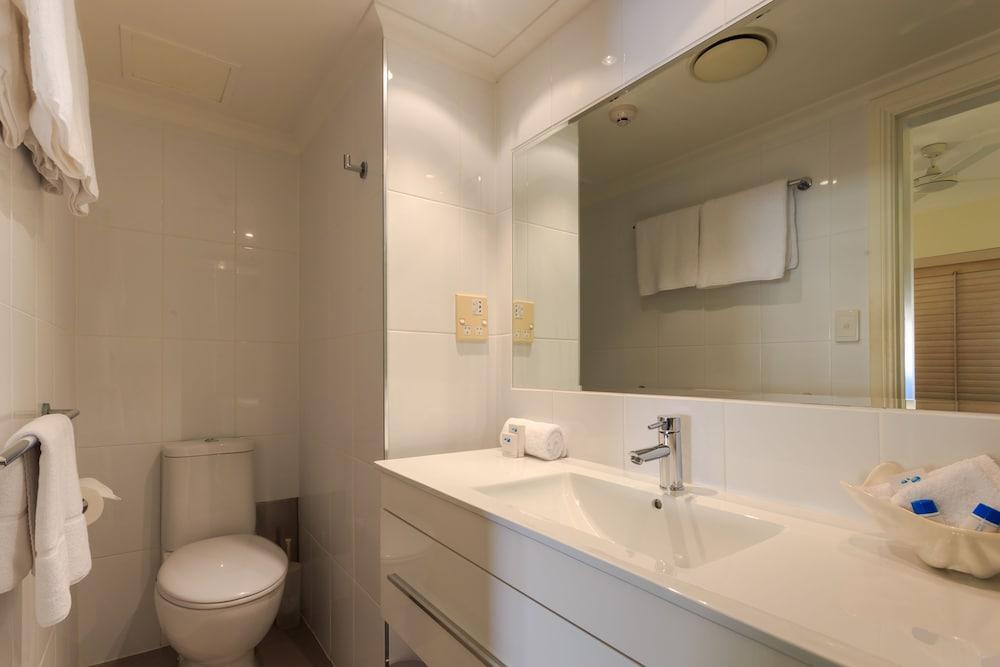 Macrossan House Boutique Holiday Apartments Port Douglas Extérieur photo