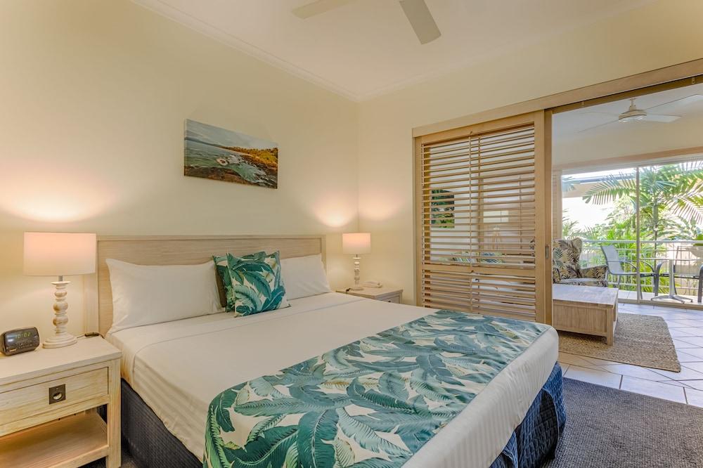 Macrossan House Boutique Holiday Apartments Port Douglas Extérieur photo