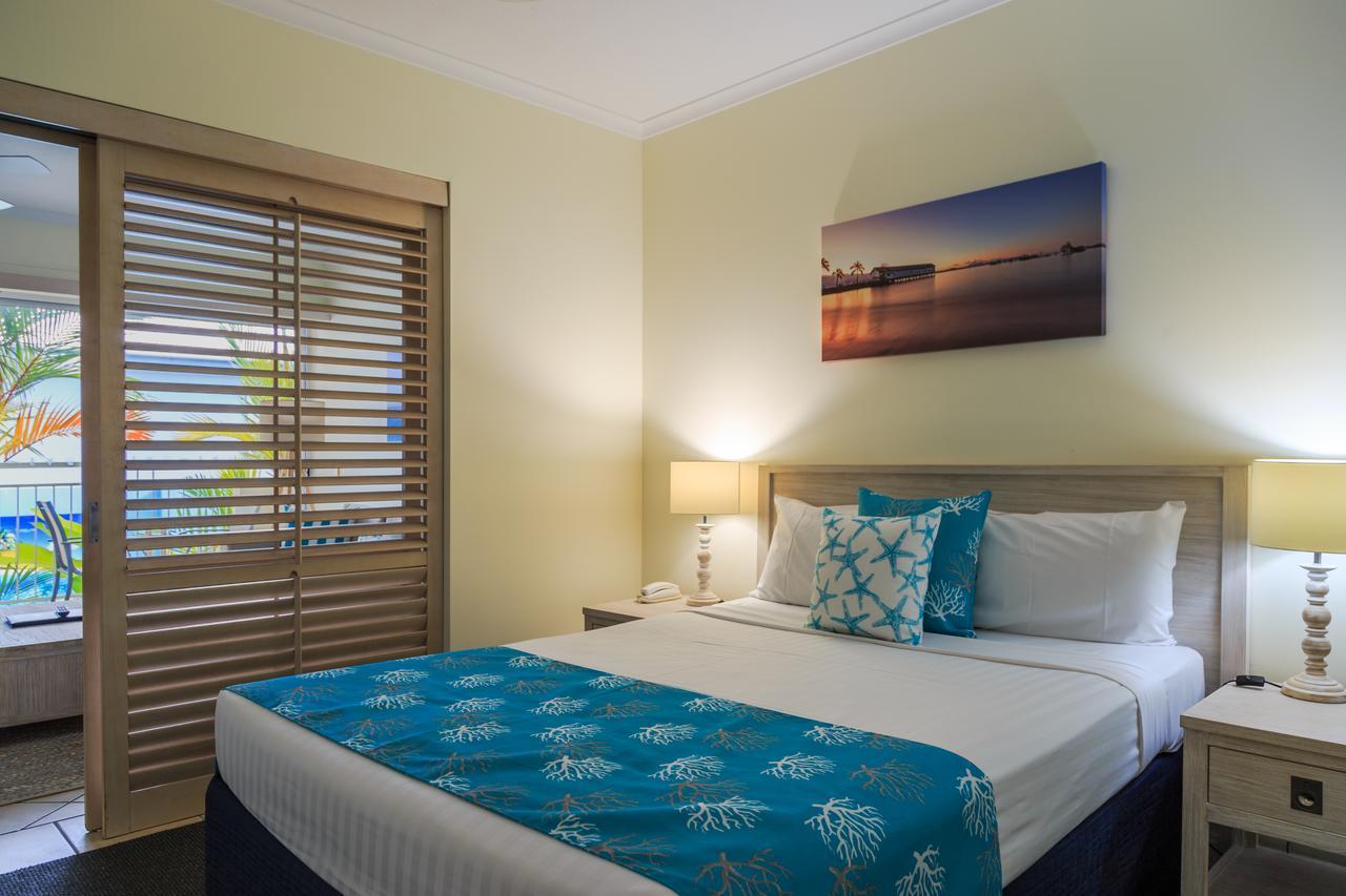 Macrossan House Boutique Holiday Apartments Port Douglas Extérieur photo