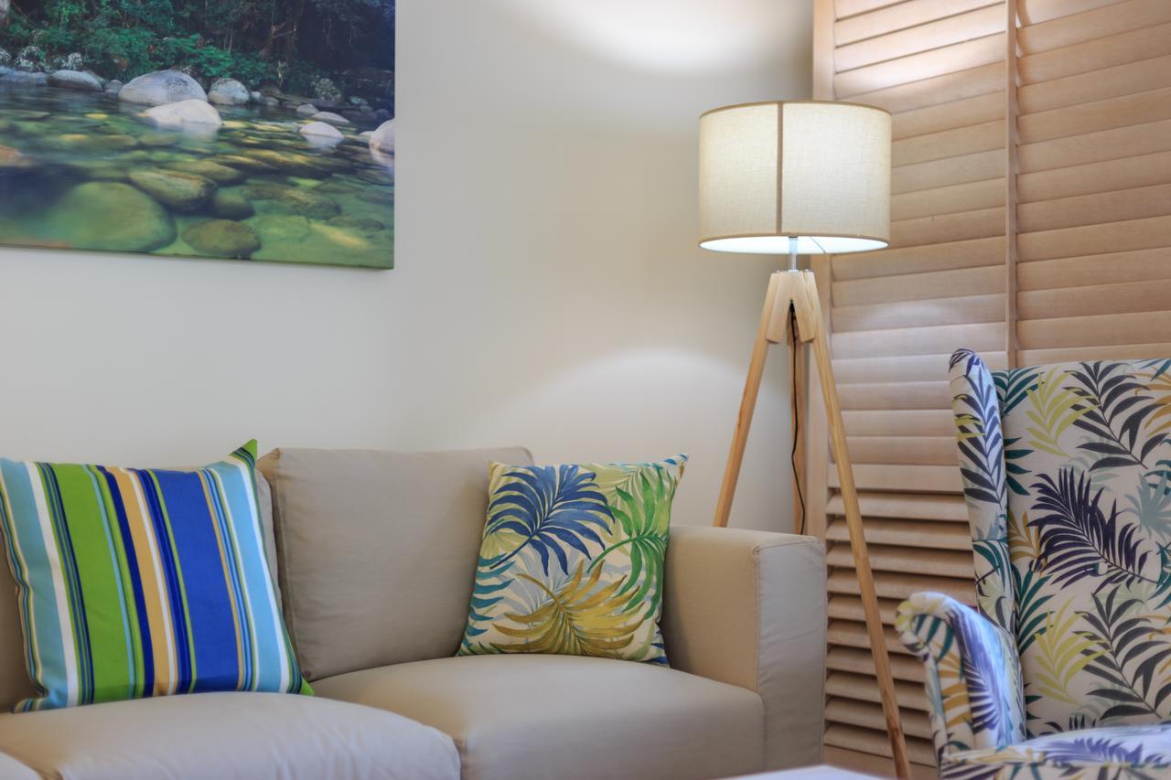 Macrossan House Boutique Holiday Apartments Port Douglas Extérieur photo