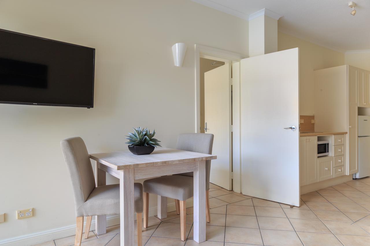 Macrossan House Boutique Holiday Apartments Port Douglas Extérieur photo