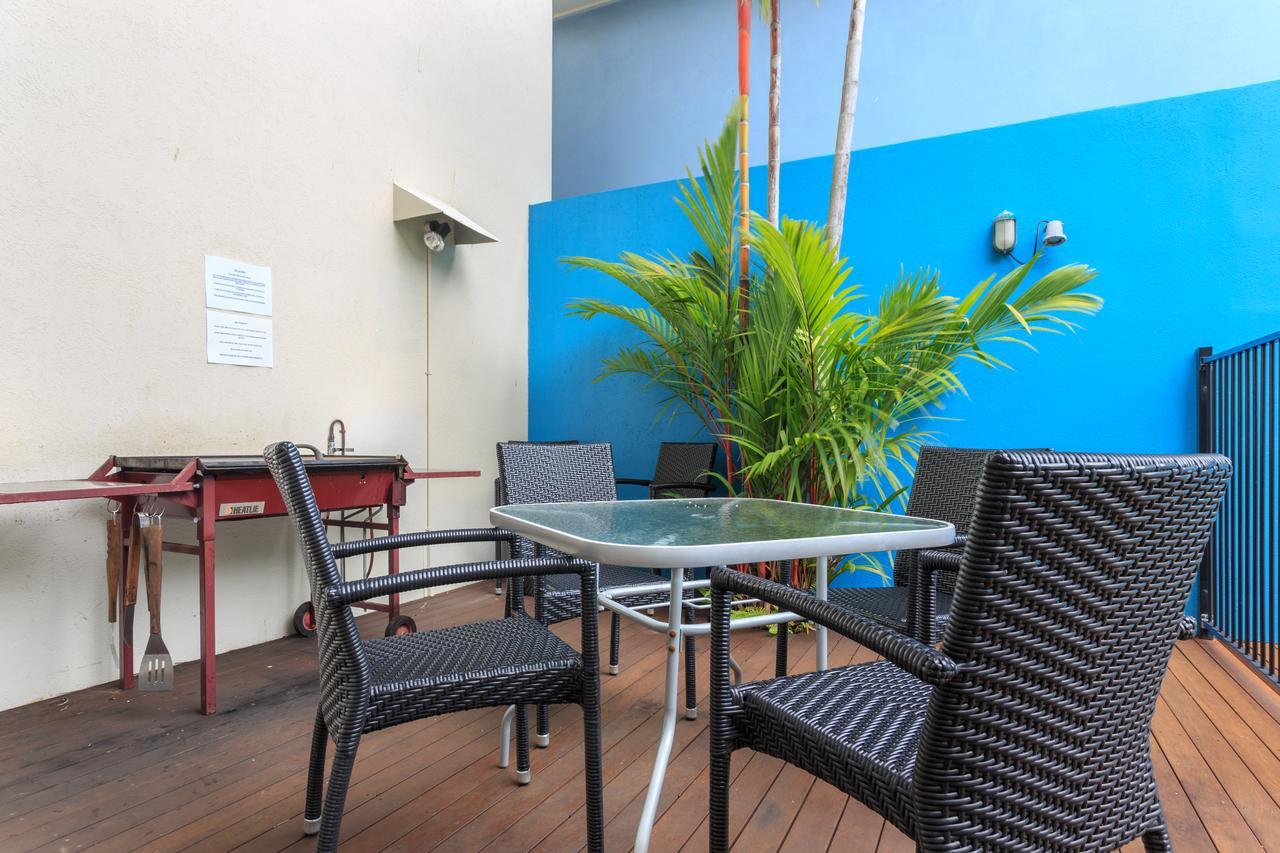 Macrossan House Boutique Holiday Apartments Port Douglas Extérieur photo