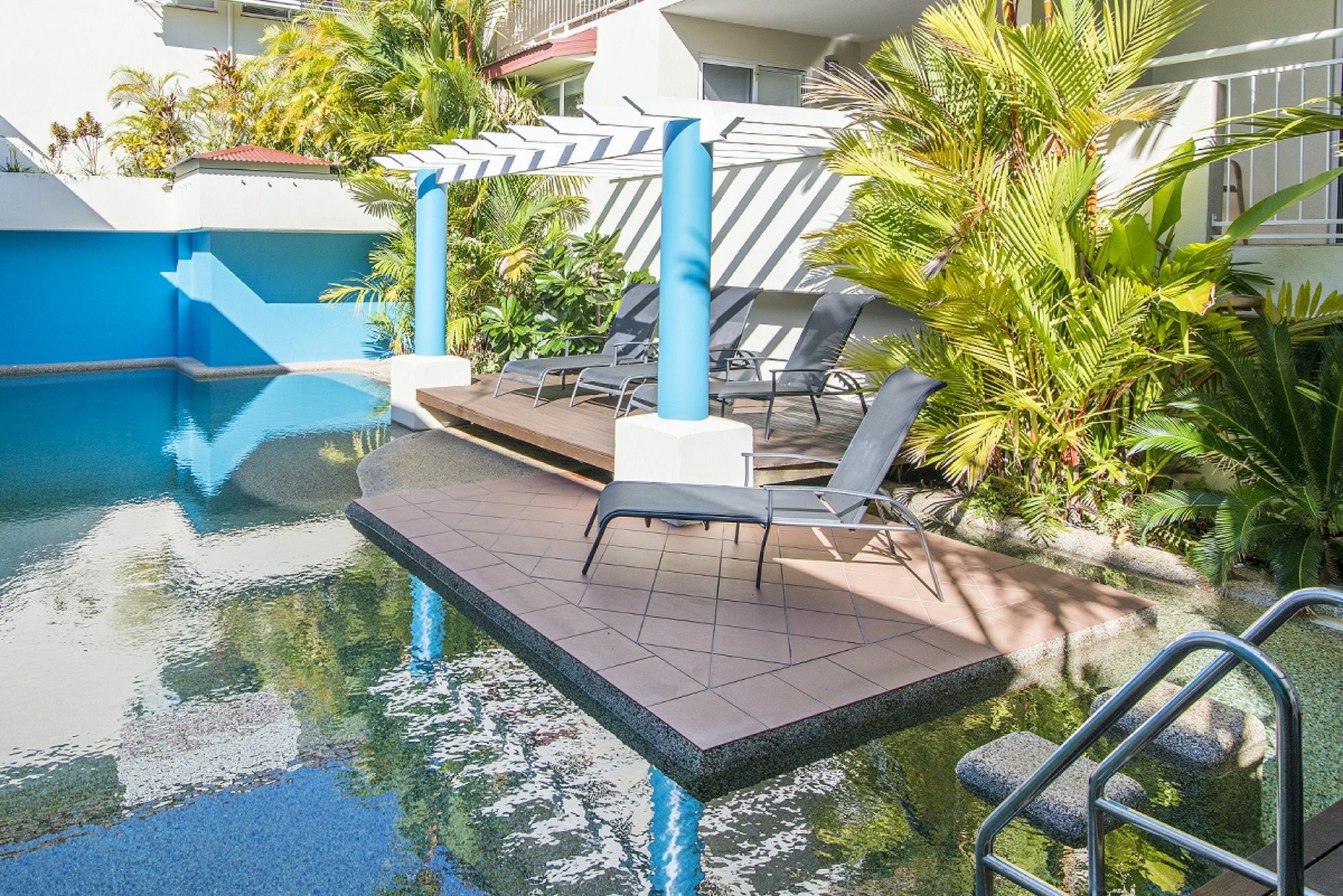 Macrossan House Boutique Holiday Apartments Port Douglas Extérieur photo