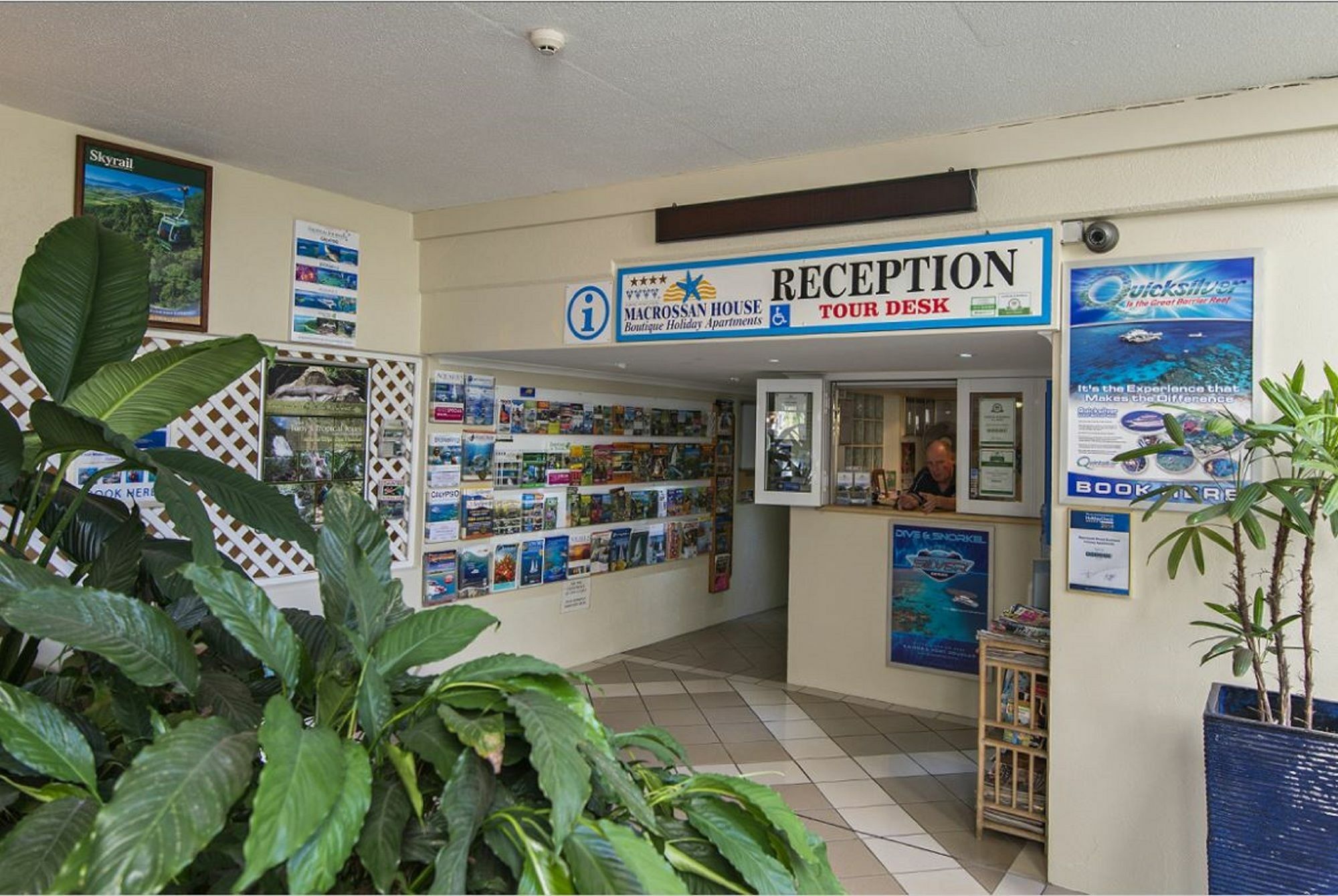 Macrossan House Boutique Holiday Apartments Port Douglas Extérieur photo