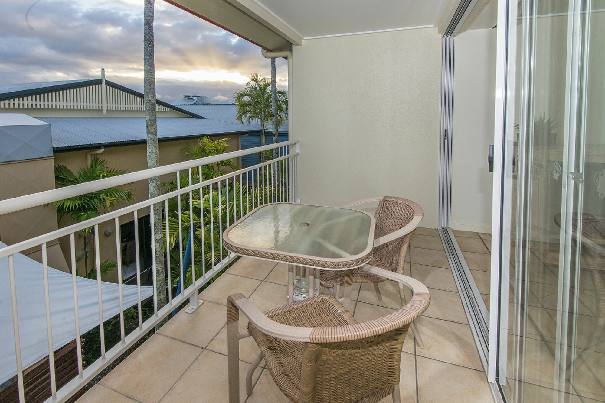 Macrossan House Boutique Holiday Apartments Port Douglas Extérieur photo