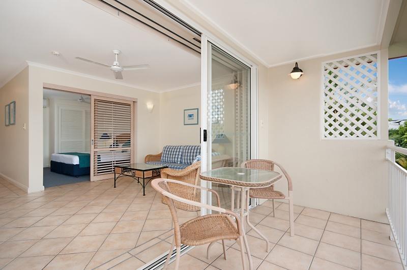 Macrossan House Boutique Holiday Apartments Port Douglas Extérieur photo